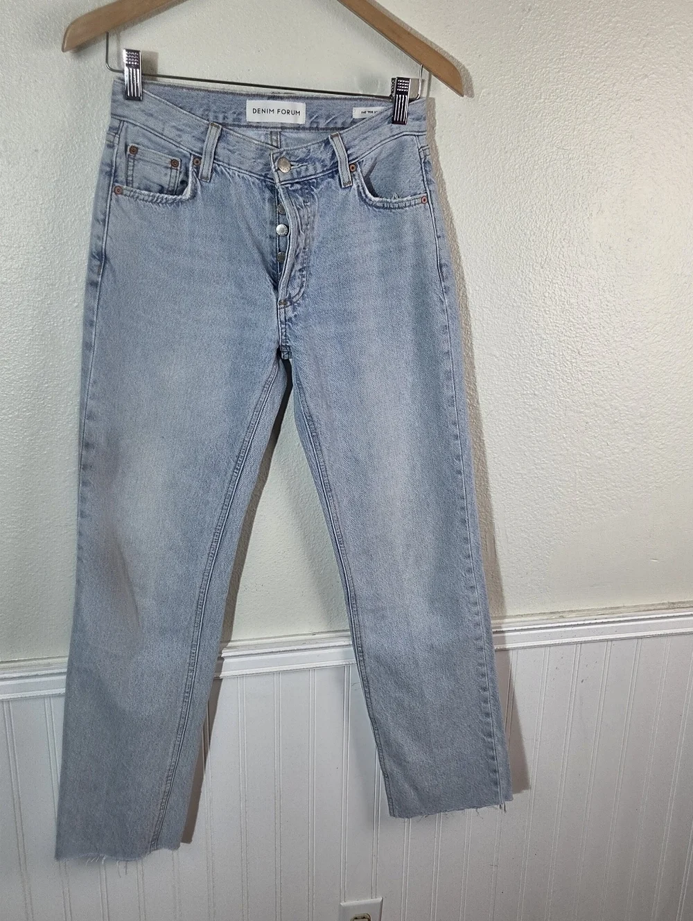 Denim Forum The 90s Joni Lo-Rise Loose Jeans Womens 24 Light Wash Button Fly Raw - Picture 3 of 13